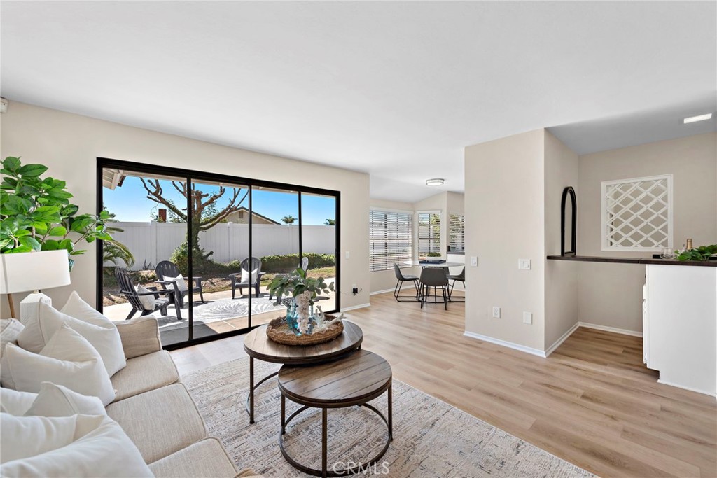 5904 E Shenandoah Avenue