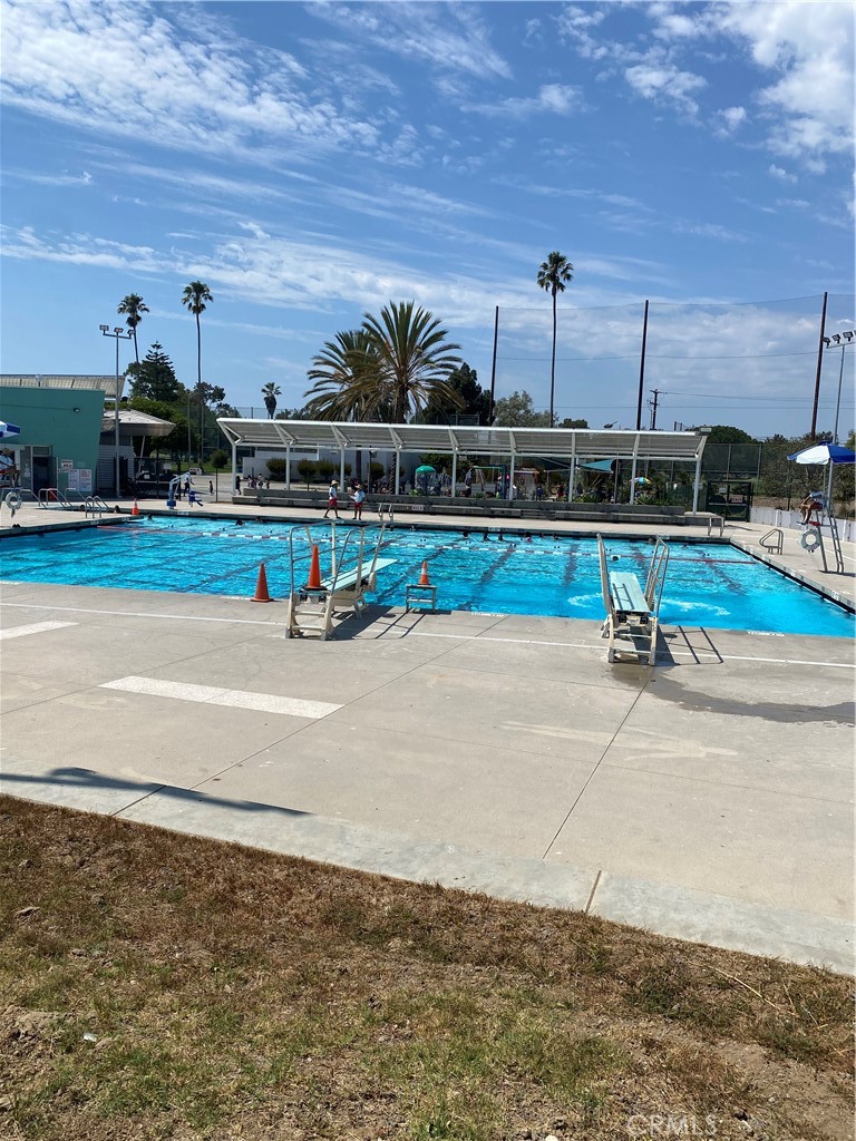 17019 Kornblum Avenue