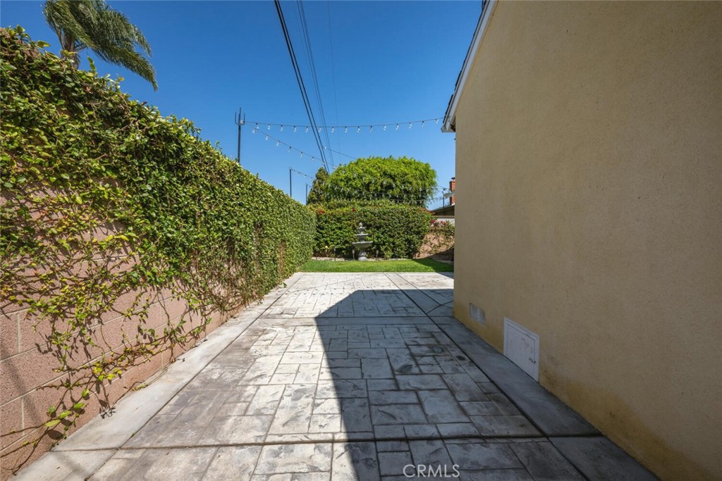 17019 Kornblum Avenue