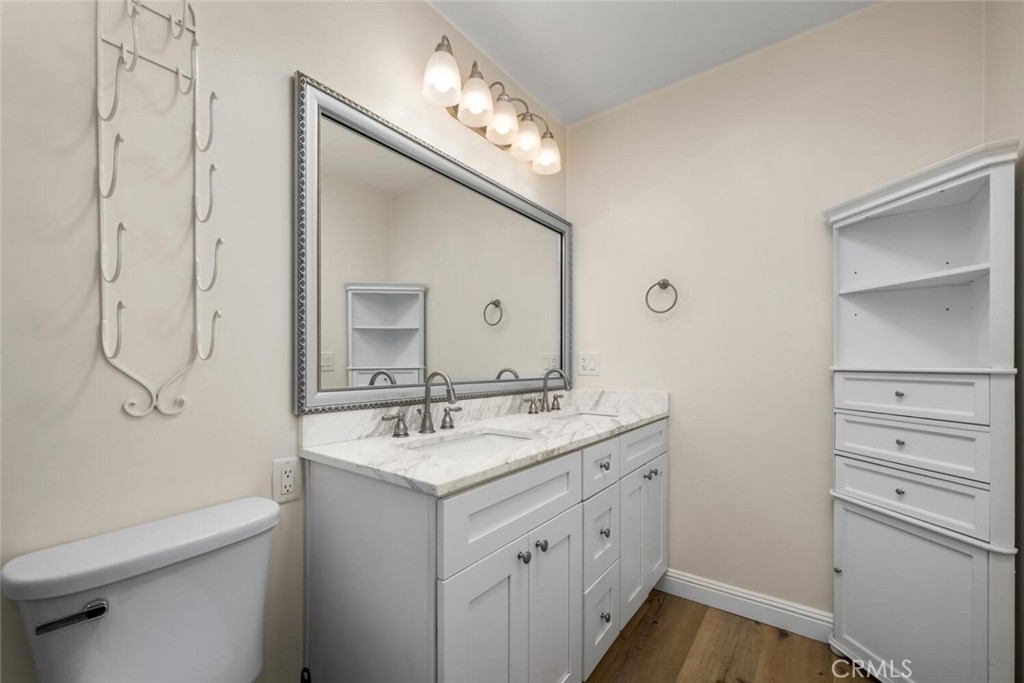 17019 Kornblum Avenue