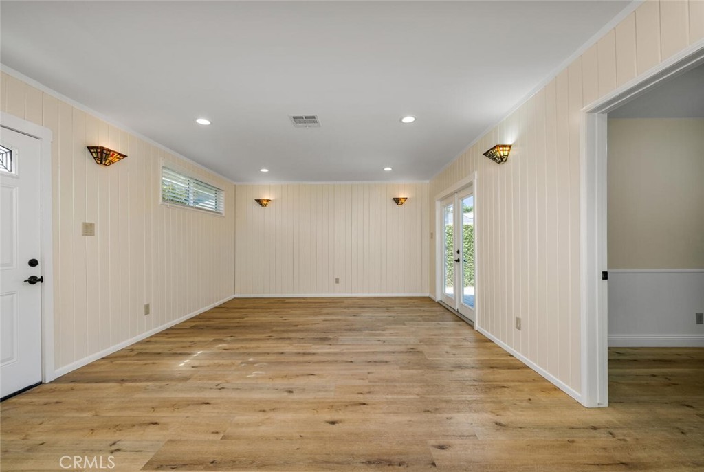 17019 Kornblum Avenue