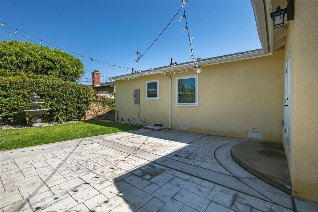 17019 Kornblum Avenue