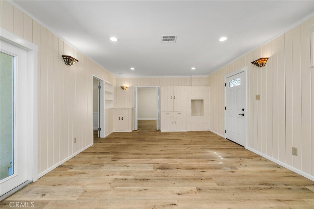 17019 Kornblum Avenue