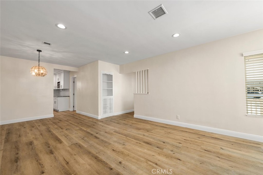 17019 Kornblum Avenue