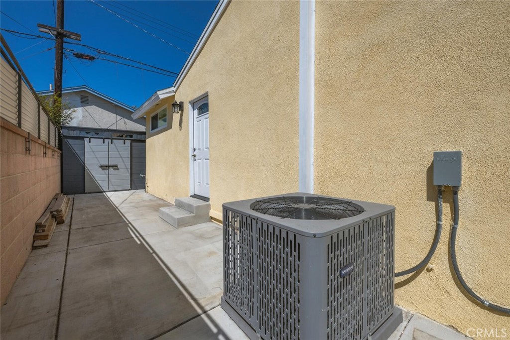 17019 Kornblum Avenue