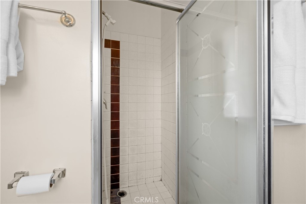 2425 W Orange Avenue