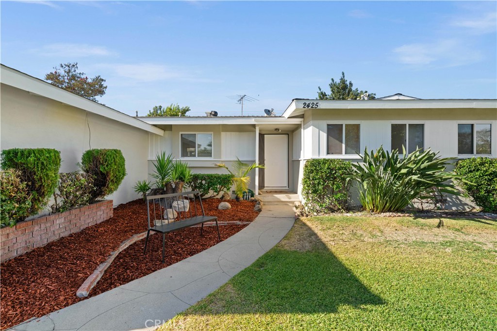 2425 W Orange Avenue