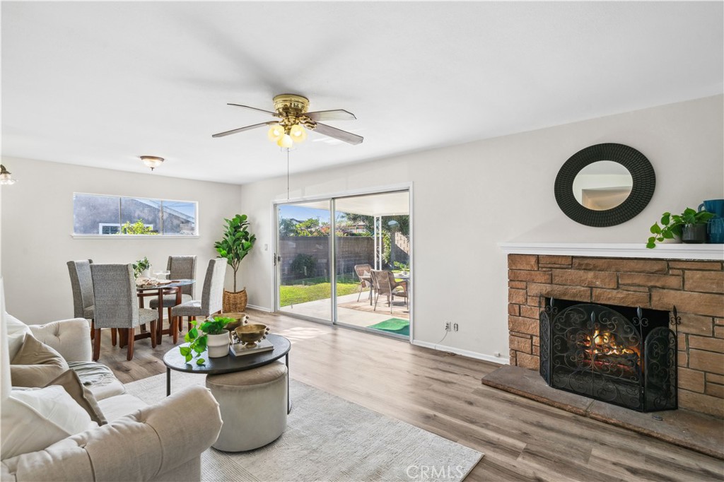 2425 W Orange Avenue