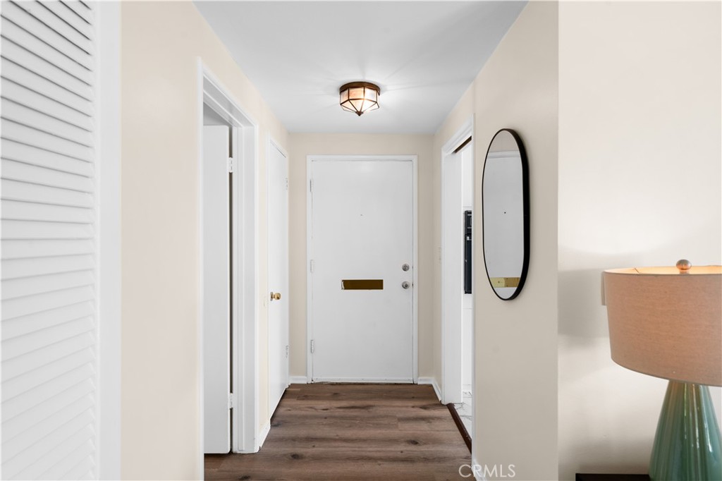 2425 W Orange Avenue