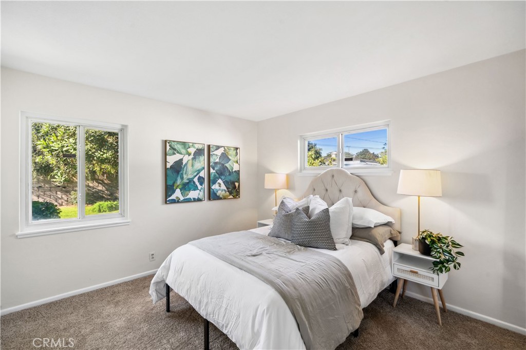 2425 W Orange Avenue