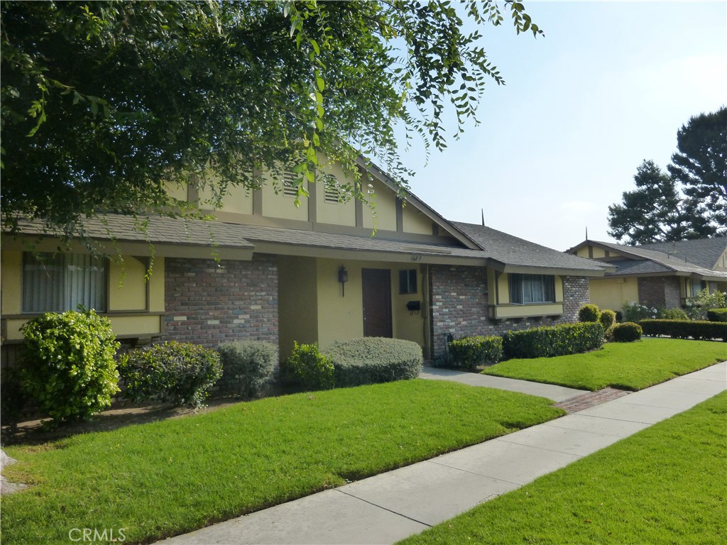 1683 W Cindy Lane B