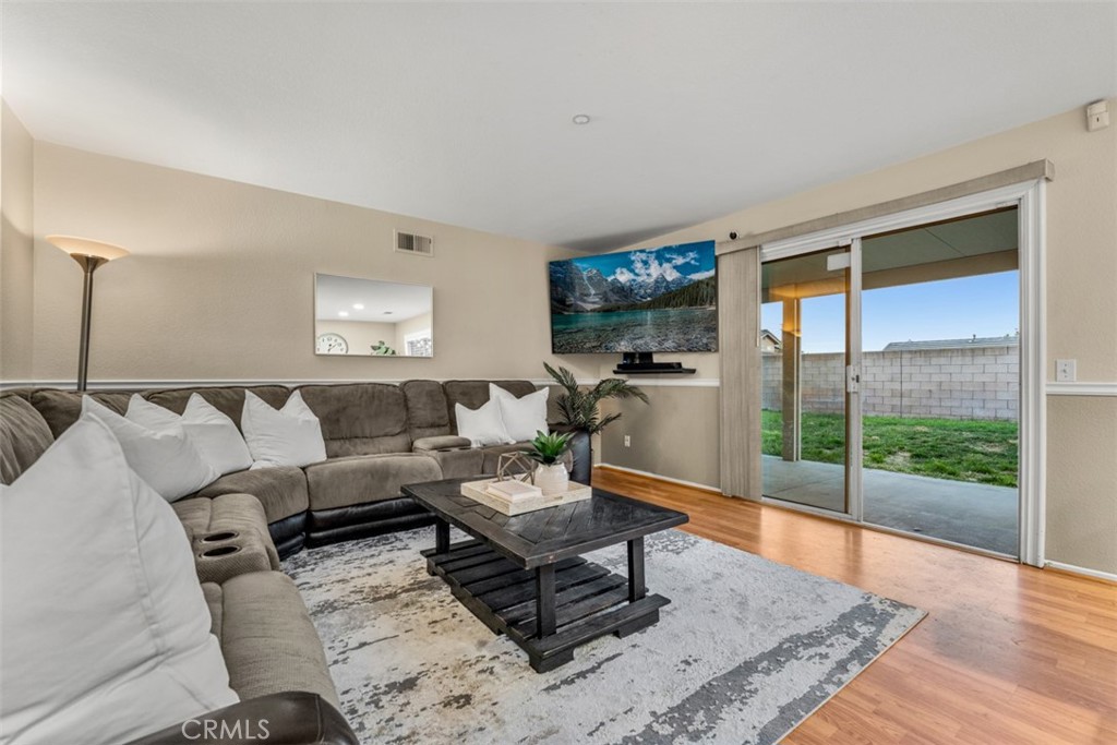 15817 Mariposa Drive