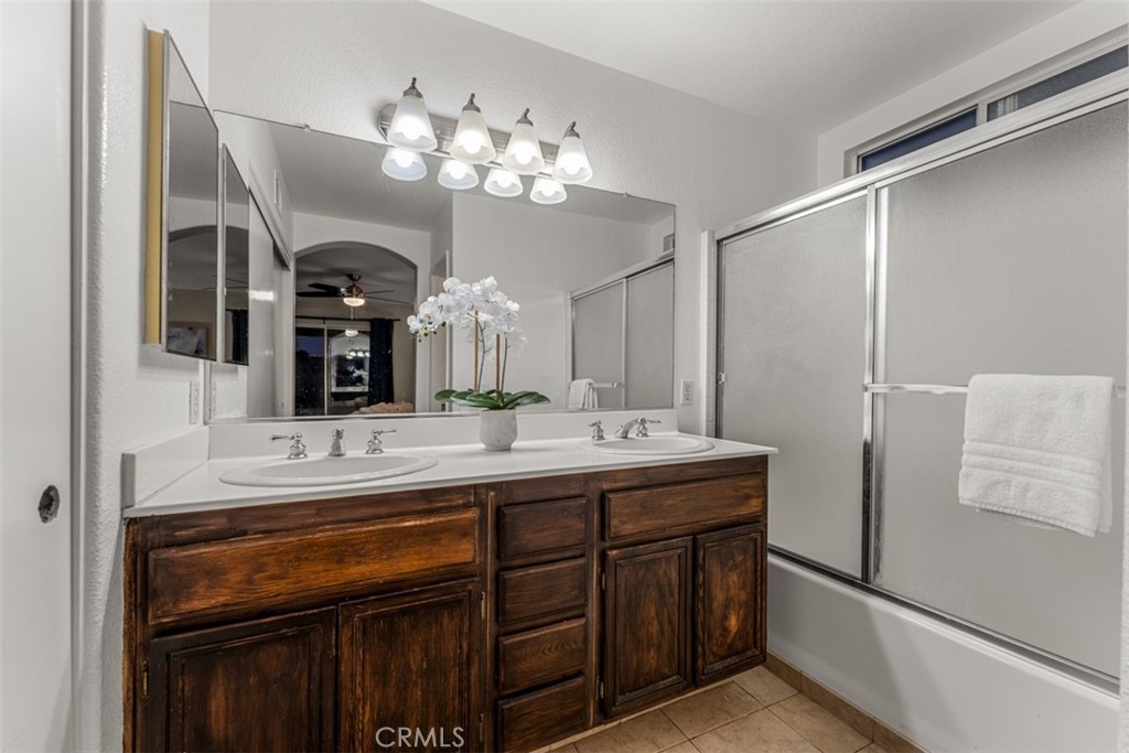 15817 Mariposa Drive