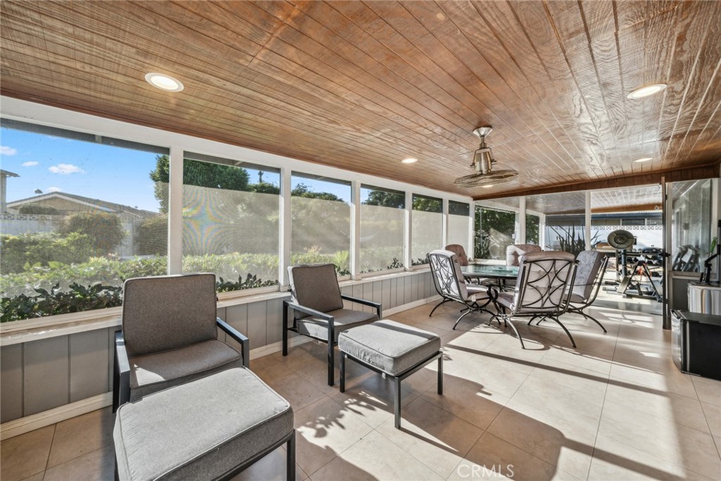 1375 Roxborough Drive