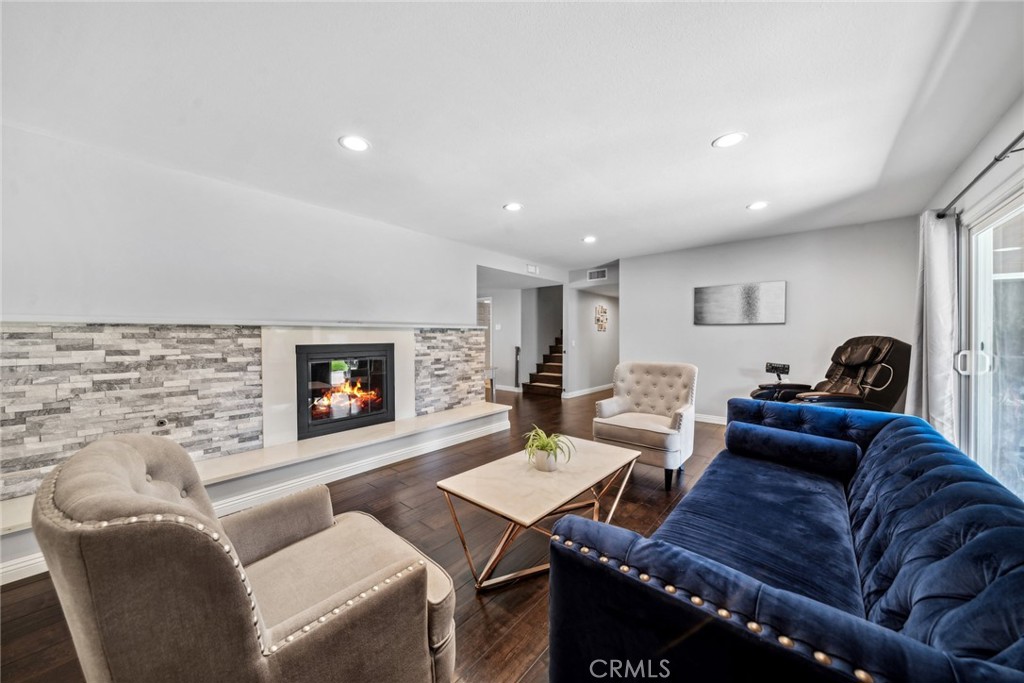 1375 Roxborough Drive