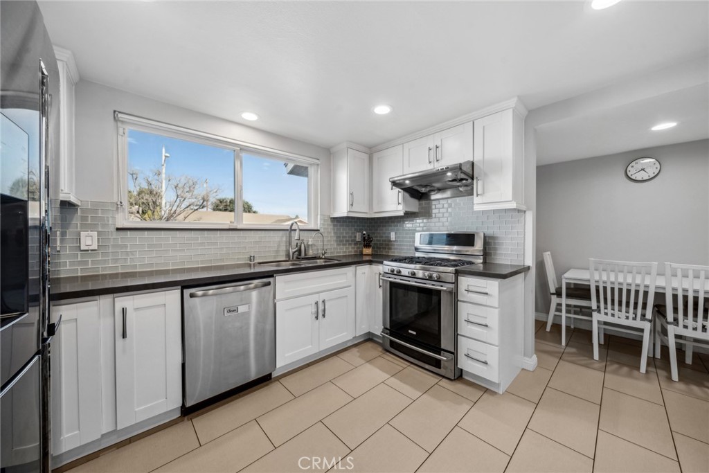 1375 Roxborough Drive