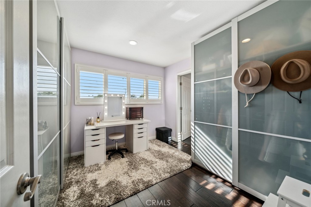 1375 Roxborough Drive