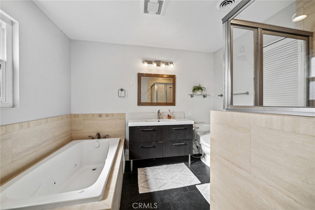 1375 Roxborough Drive