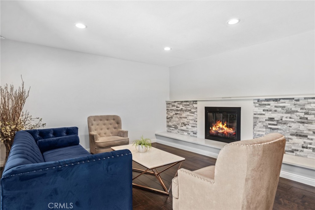 1375 Roxborough Drive