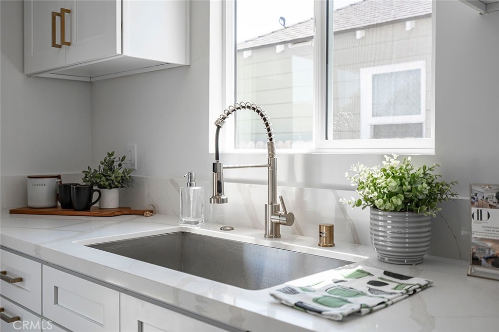 2218 Mira Mar Avenue