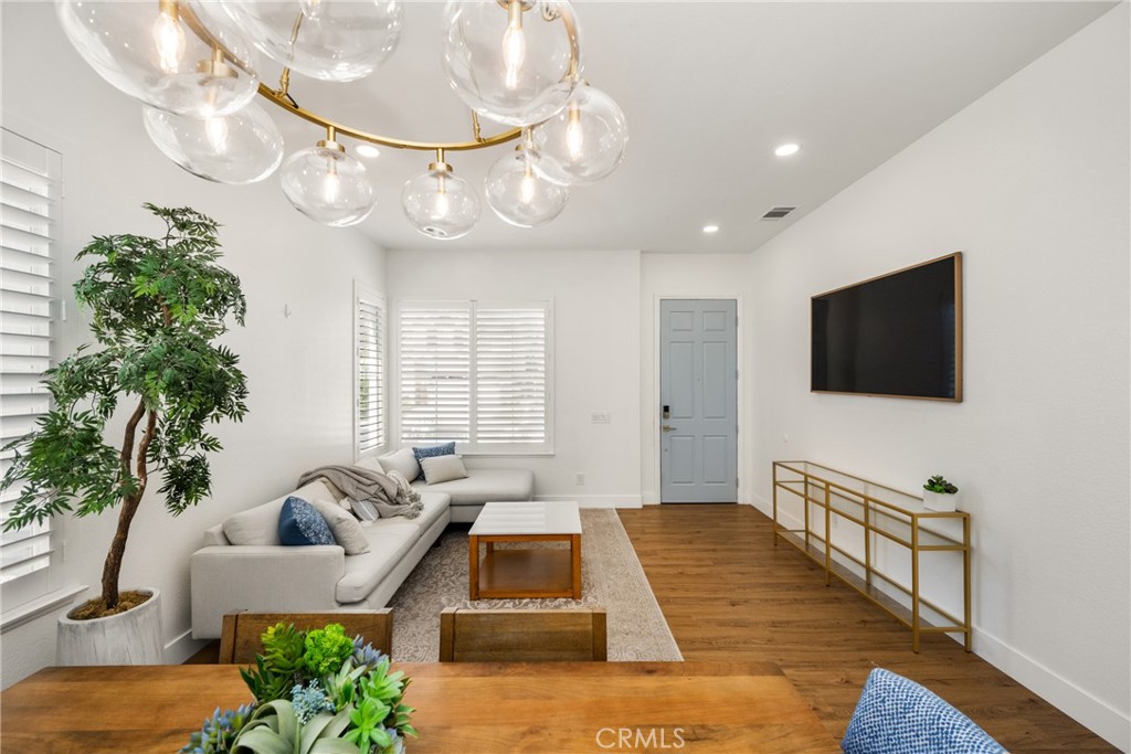 209 S Fairfield Lane