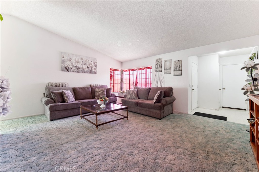 15472 Mesquite Avenue