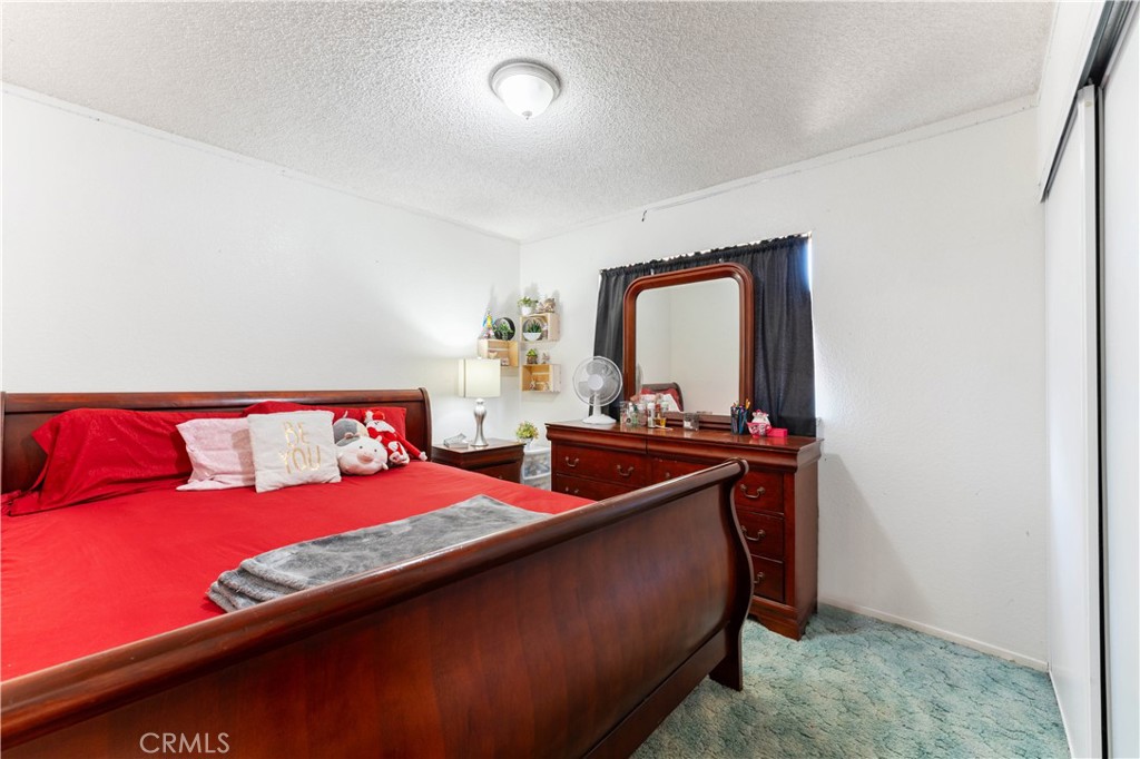 15472 Mesquite Avenue