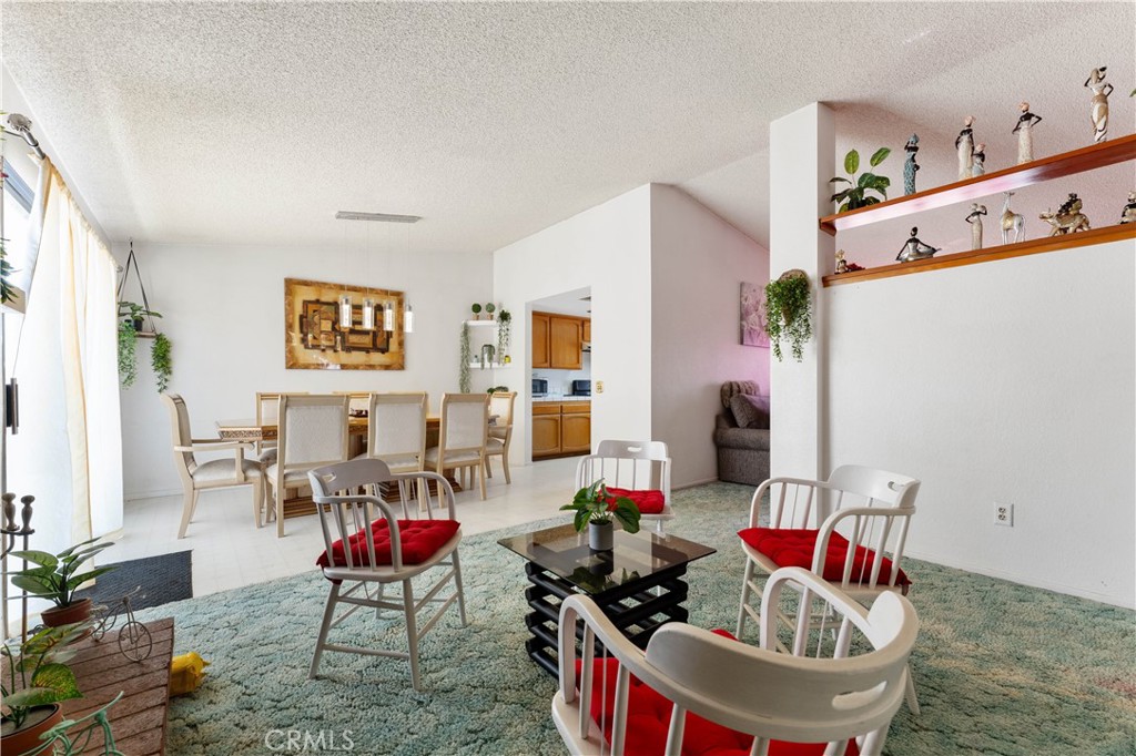 15472 Mesquite Avenue