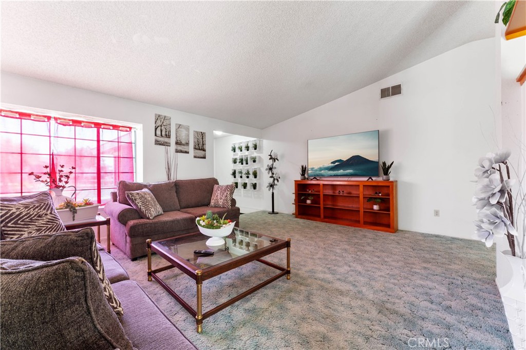 15472 Mesquite Avenue