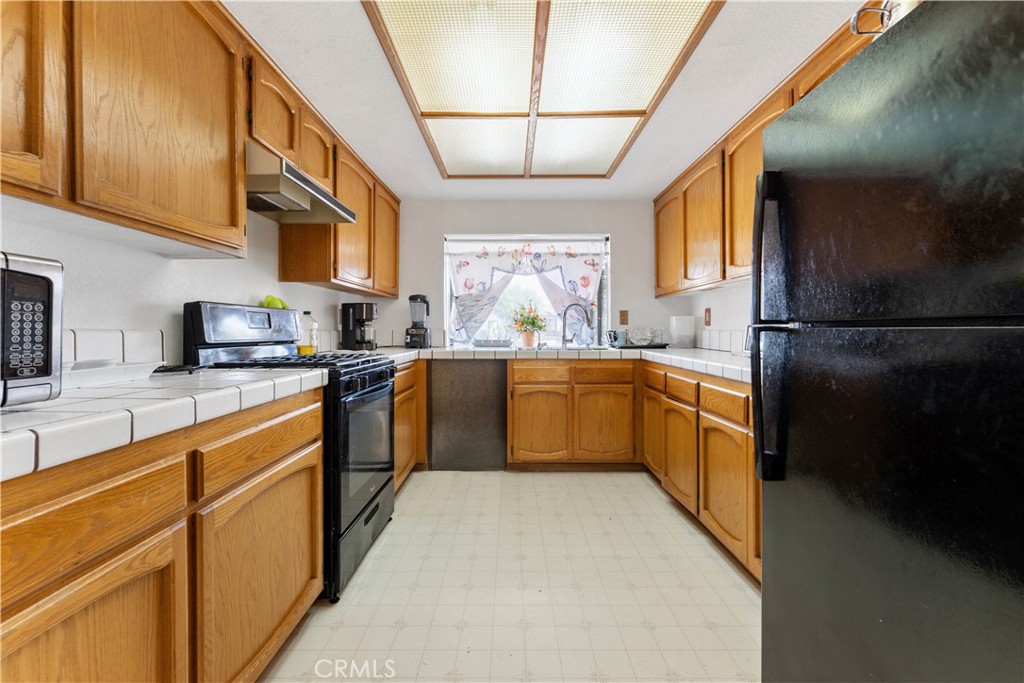 15472 Mesquite Avenue