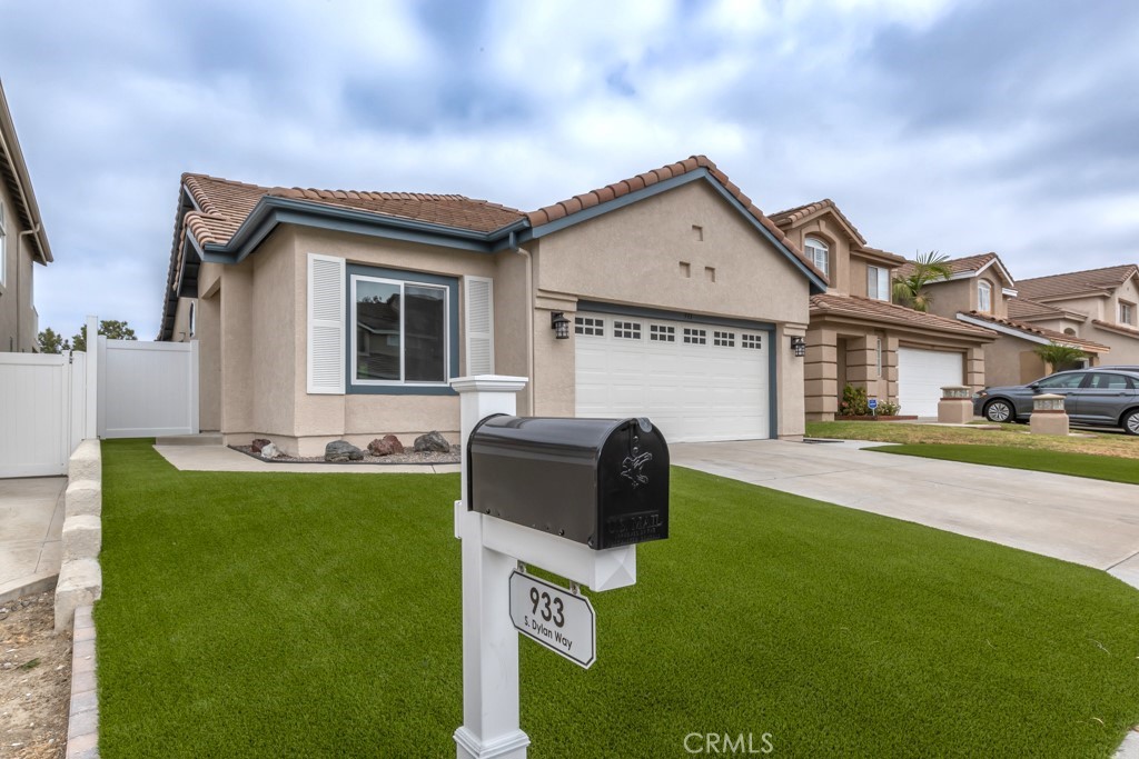 933 S Dylan Way