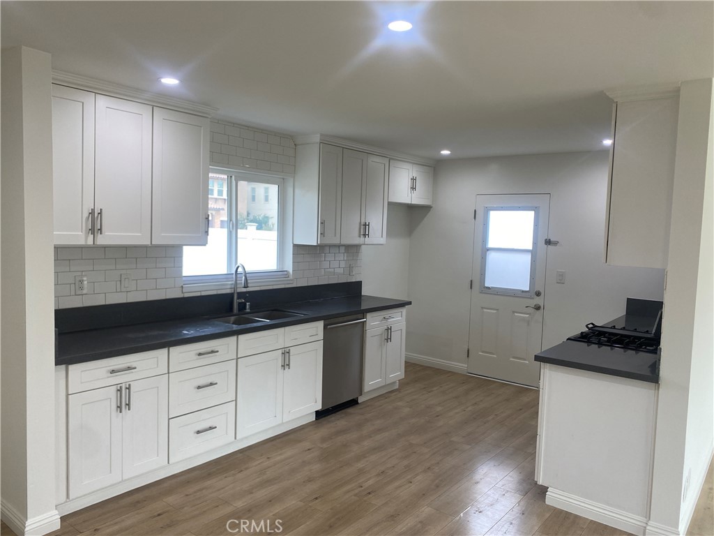 10082 Bernadette Avenue