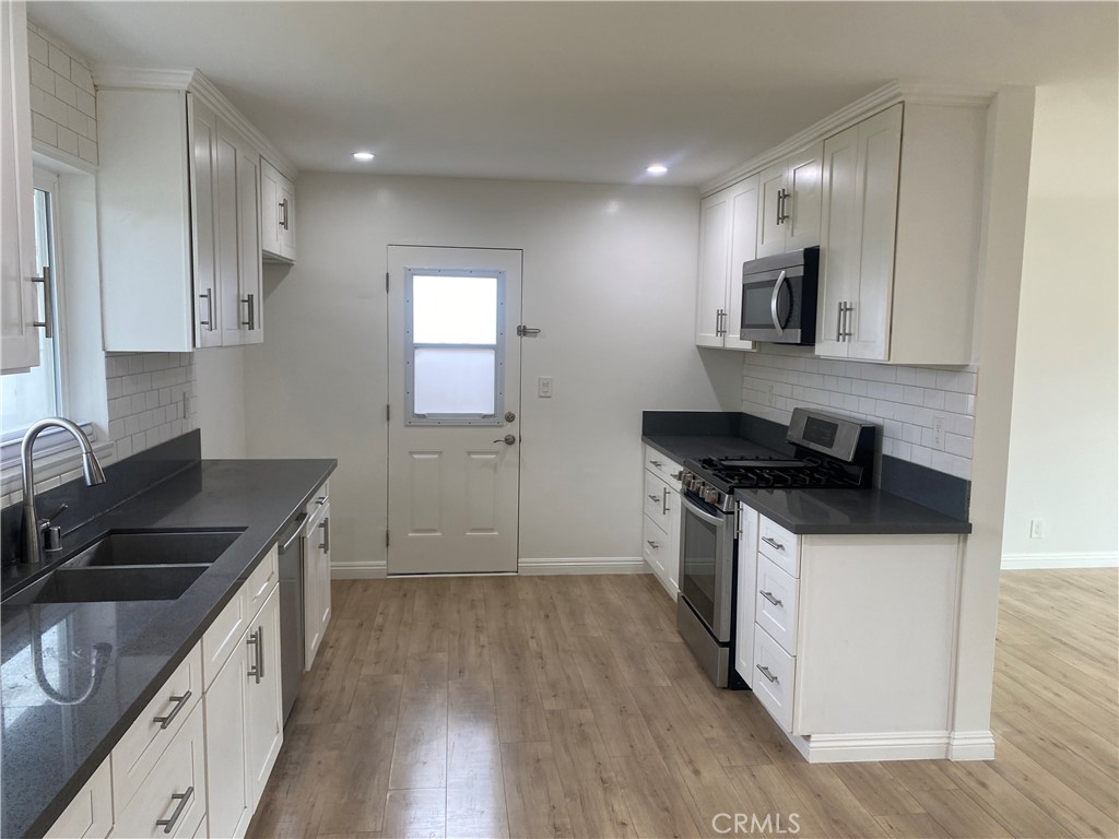 10082 Bernadette Avenue