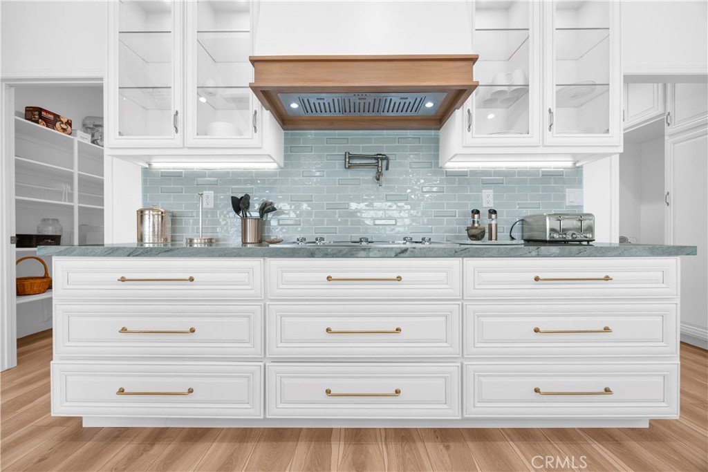 6757 Wandermere Road