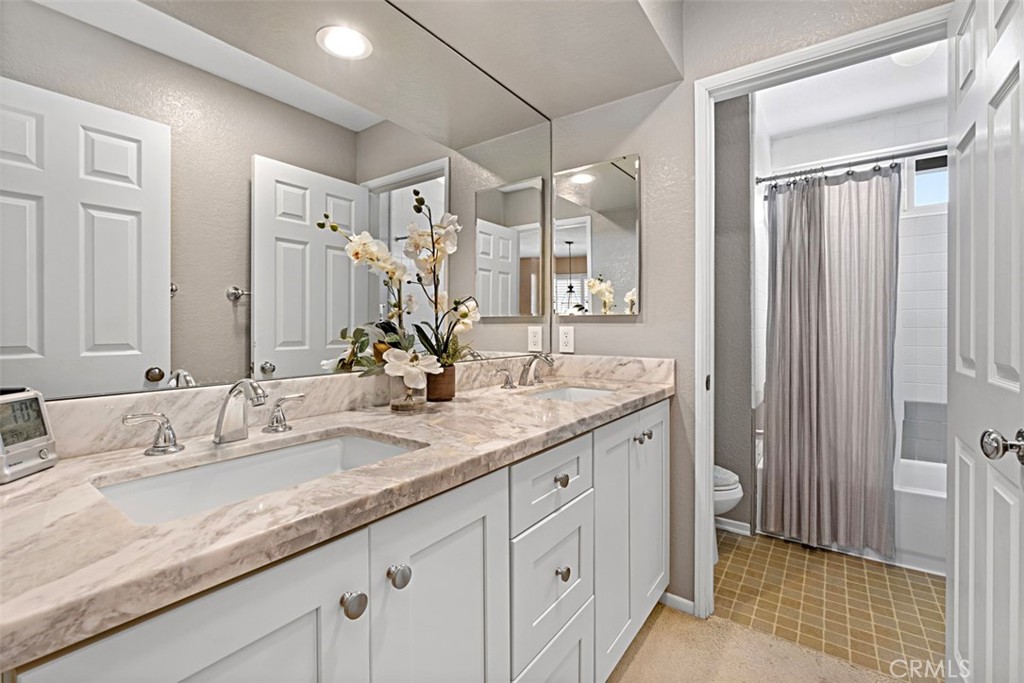 5604 Calle Vista Alegre