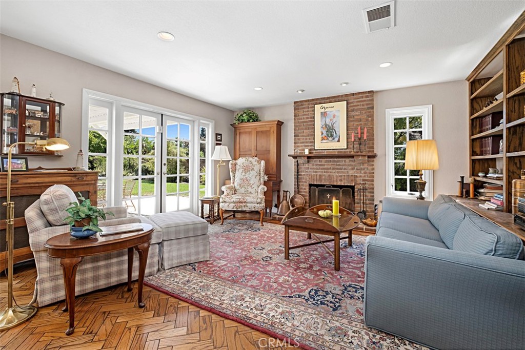 5604 Calle Vista Alegre