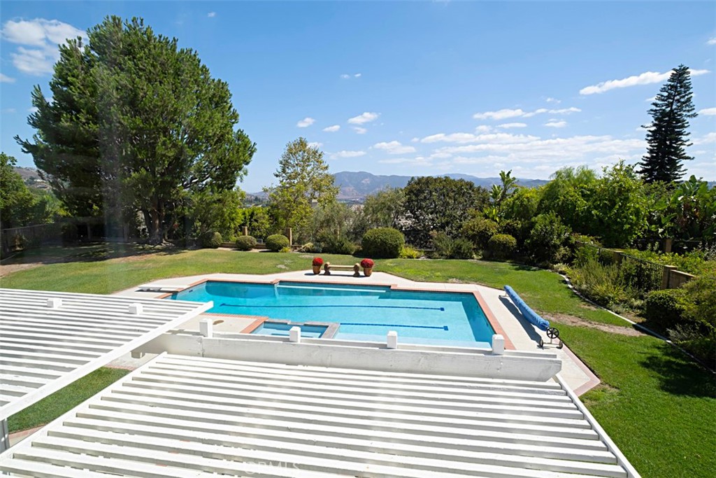 5604 Calle Vista Alegre