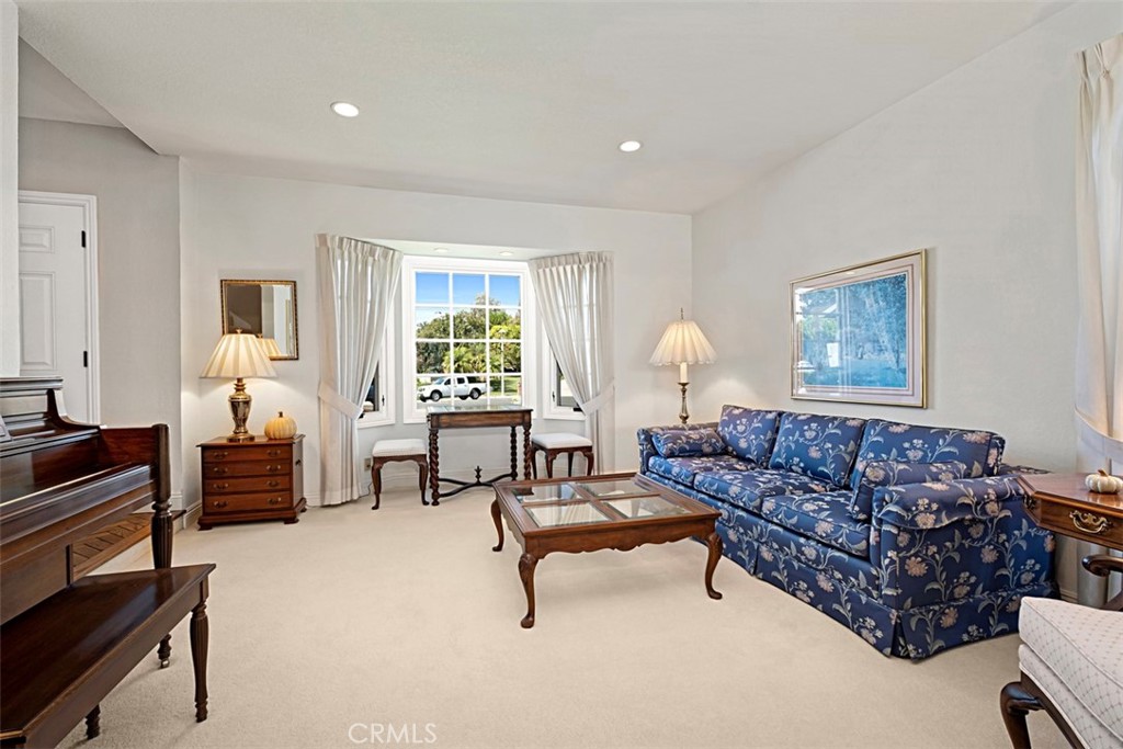 5604 Calle Vista Alegre