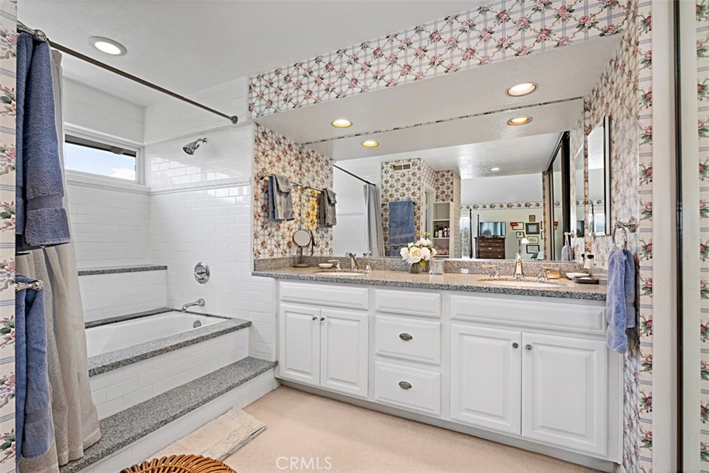 5604 Calle Vista Alegre