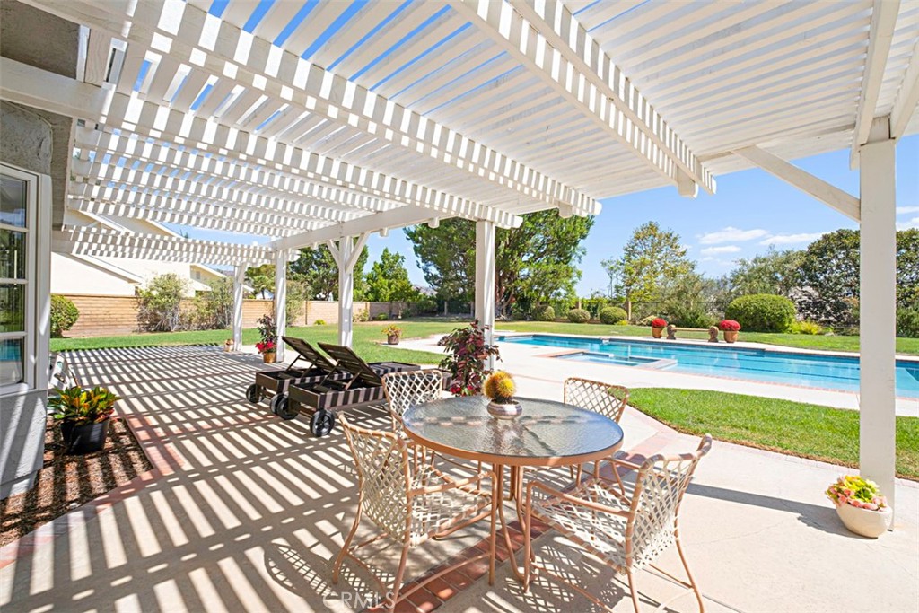 5604 Calle Vista Alegre