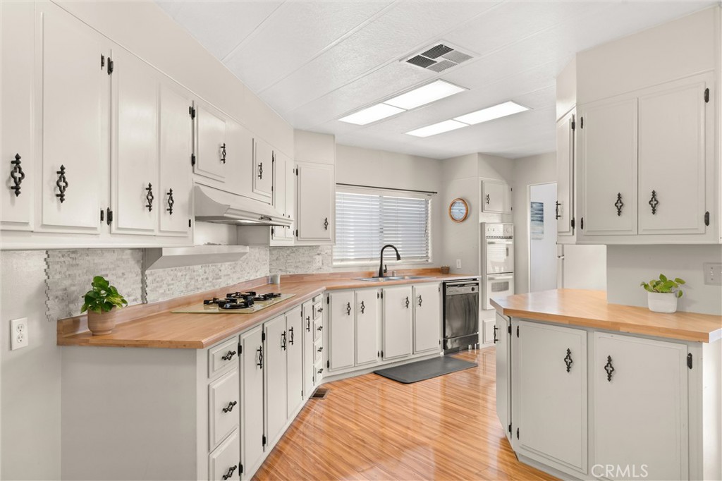 1342 Silver Lake Place