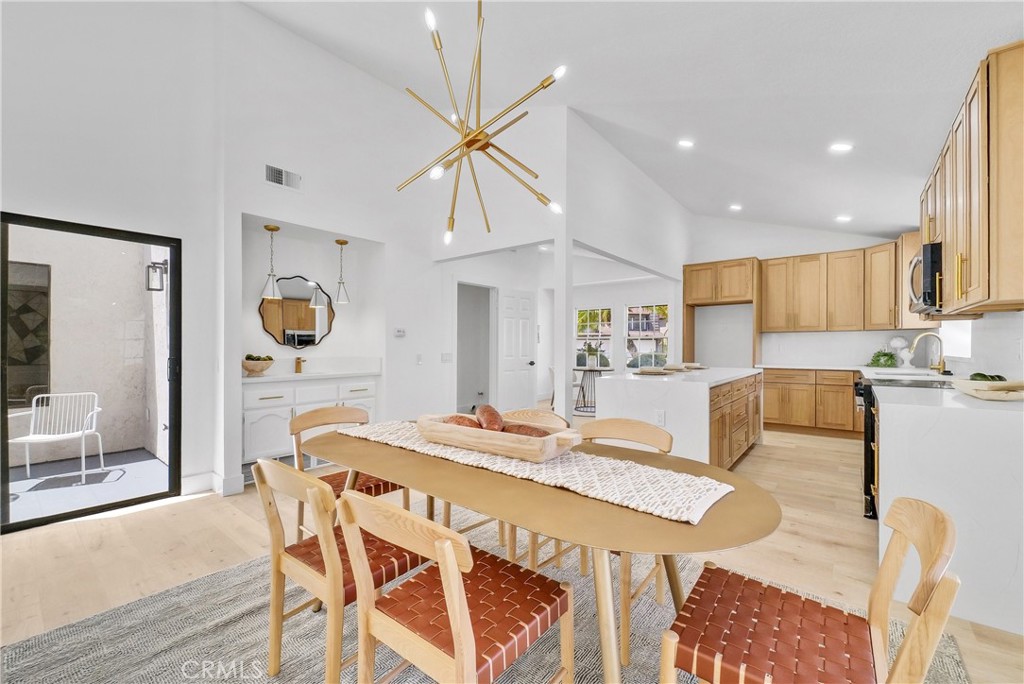 5995 E Avenida La Vida