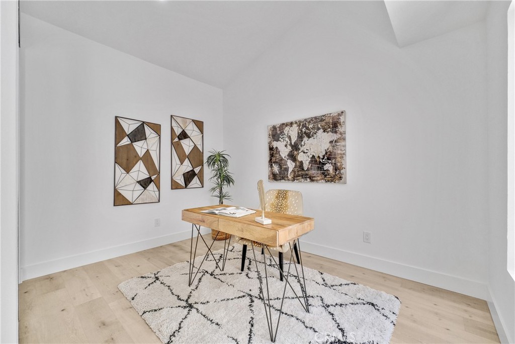 5995 E Avenida La Vida