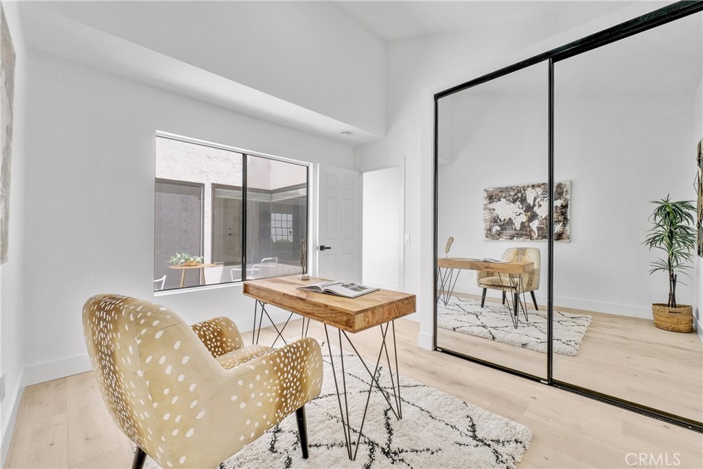 5995 E Avenida La Vida