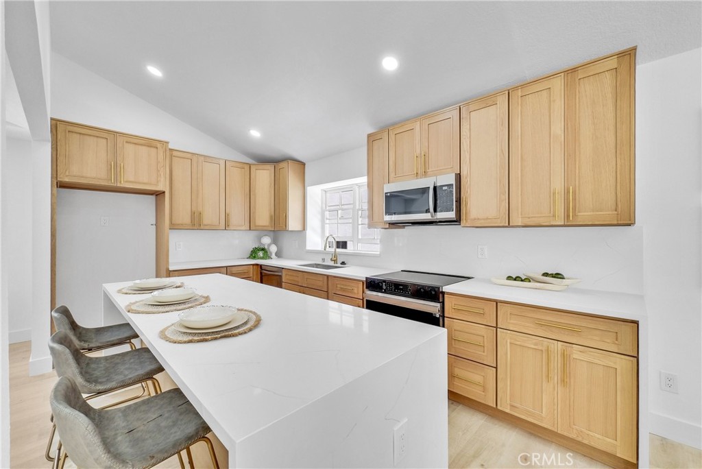 5995 E Avenida La Vida