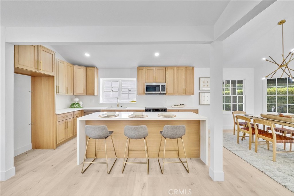 5995 E Avenida La Vida