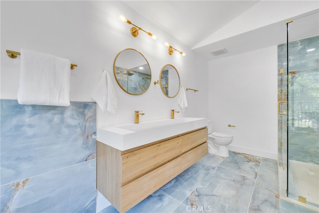 5995 E Avenida La Vida