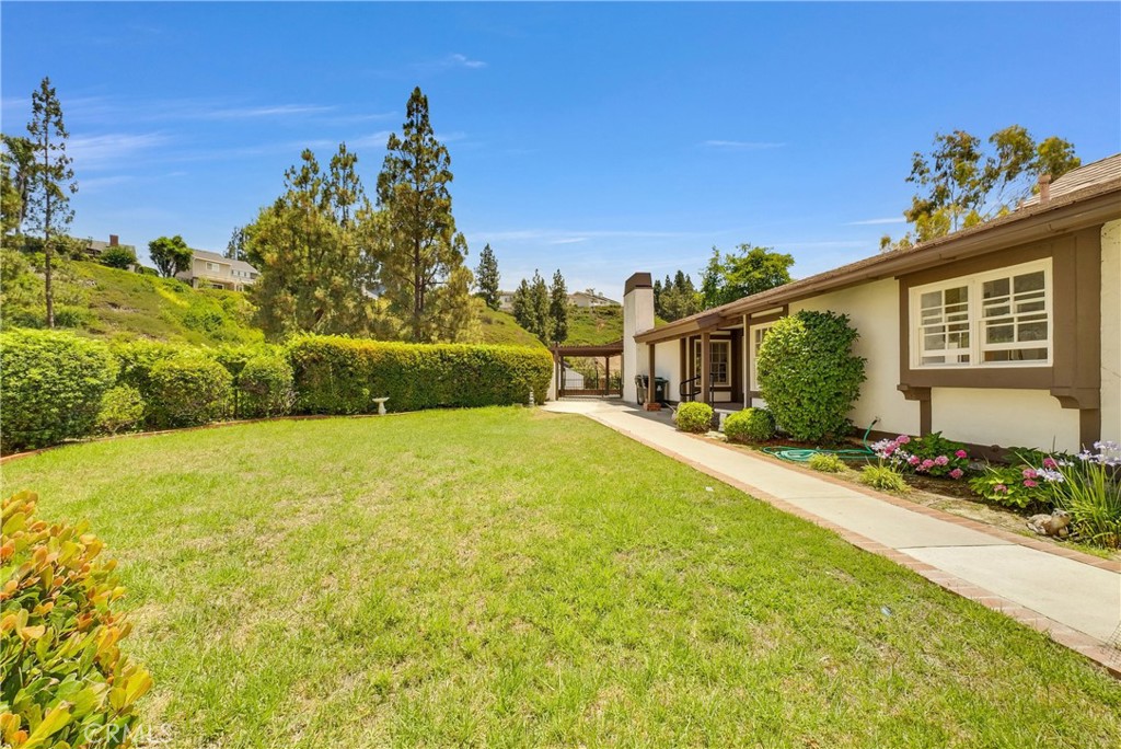 5995 E Avenida La Vida