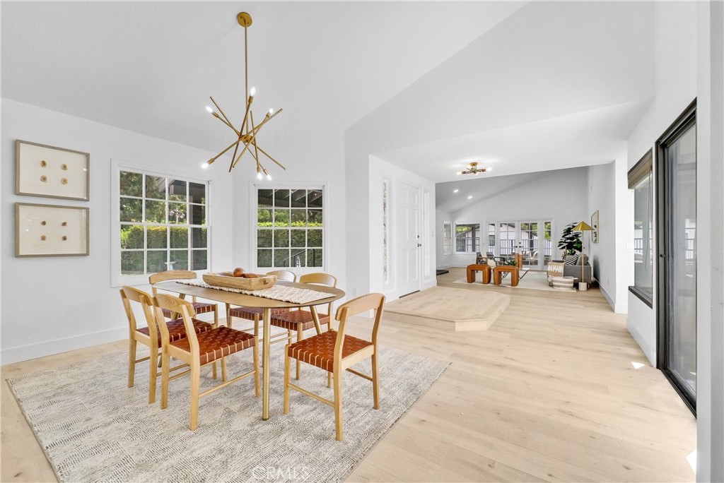 5995 E Avenida La Vida