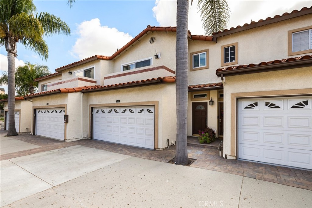 4700 Warner Avenue 3